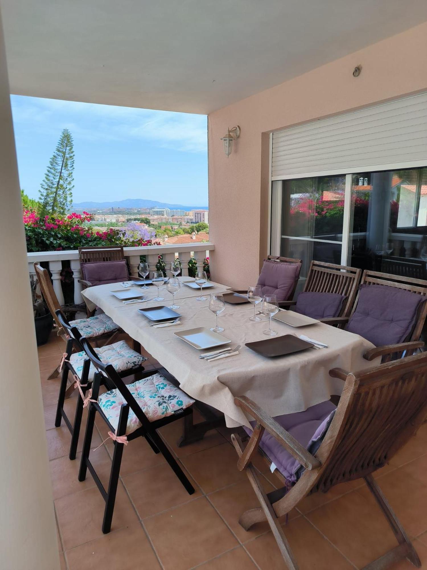 Villa With View And Swimming Pool